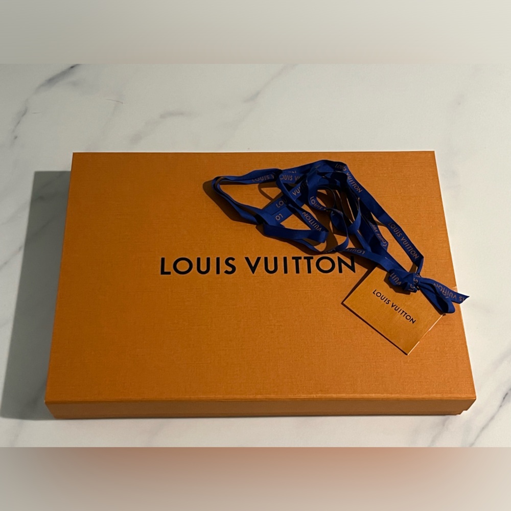 Louis Vuitton Shirt box with Ribbon & Card